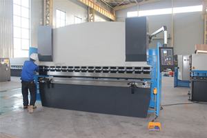 เครื่องพับแผ่นโลหะไฮดรอลิก CNC ความแม่นยำสูง พร้อมระบบปรับระดับอัตโนมัติสำหรับการดัดแผ่นโลหะยาว - Product Image 4