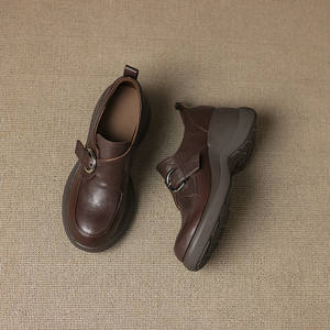 รองเท้าส้นสูงสไตล์เรโทร หนังแท้สีพื้น กันน้ำ พื้นนุ่ม ตัดลึก สายรัดหนังเต็มตัวแบบหัวเข็มขัด - Product Image 2