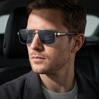Lunettes de soleil marron foncé style affaires, monture métallique de luxe, logo sur le côté de la monture, tendance, fabricant sur mesure pour les voyages