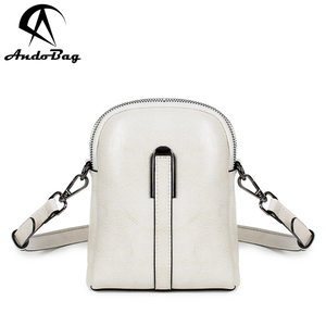 กระเป๋าโทรศัพท์ AndoBag สำหรับผู้หญิง กระเป๋าสะพายข้าง กระเป๋าแฟชั่นลำลอง หนังวัวแท้ กระเป๋าถือขนาดเล็กสำหรับสุภาพสตรี รุ่น 6009 - Product Image 1