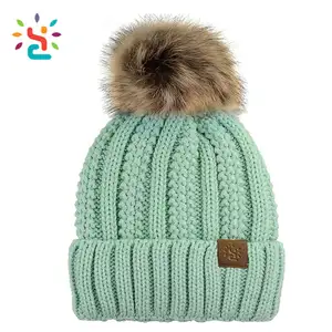Высококачественные акриловые теплые зимние шапки с логотипом на заказ простые окрашенные шапки с помпоном вязаная шапочка