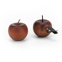 Diffuseur d'aromathérapie en bois en forme de pomme, ornement minimaliste parfumé pour la sortie d'air de la voiture et la décoration intérieure, cadeau