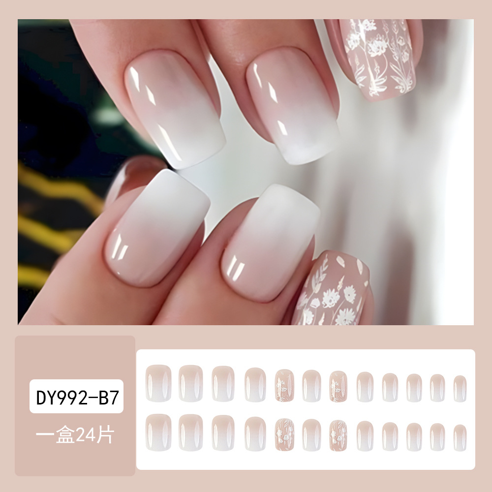 Easy Gradient Nails for Quick Style Switches