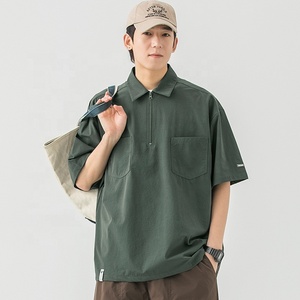 Camisa de Manga Corta de Algodón para Hombre, Corte Holgado de Verano con Cuello Elástico, Diseño Minimalista Moderno, Detalle de Bolsillo, Top Informal - Product Image 2