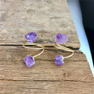 LS-B1051 Bague élégante et noble en pierres précieuses, bague en améthyste naturelle, bague en fil plaqué or faite à la main pour femmes - Product Image 4