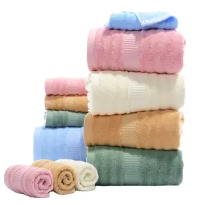 Ensemble de serviettes de bain et de visage en fibre de bambou à séchage rapide écologique antimicrobien imprimé sur mesure style uni pour cadeau bio