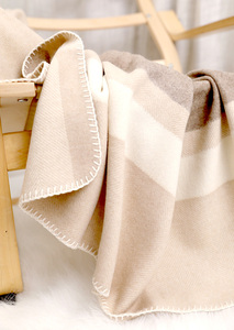 2023 laine couverture 100% cachemire gros tricot jeter pour la maison loisirs voyage en gros taille unique canapé jeter coréen tissé cachemire - Product Image 3