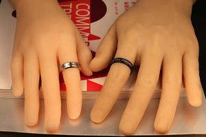 خاتم زوجي من الفولاذ المقاوم للصدأ بتصميم 'إنه دائمًا لها، ودائماً لها'، خاتم وعد للأزواج - Product Image 2