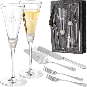 Ensemble de couteau et fourchette à gâteau de mariage dorés avec figurines mariés, verres à champagne, coupe-gâteau MR/MRS et flûtes à champagne pour cadeau - Product Image 1