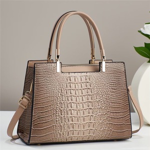 Nuova Borsa a Mano in Pelle di Coccodrillo 2026 per Donne, Lussuosa Borsa Capiente da Donna, Elegante Borsa a Spalla con Tracolla Staccabile - Product Image 4