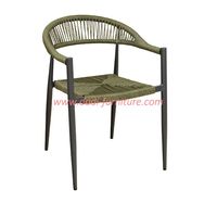 Fauteuil d'extérieur résistant aux intempéries avec pieds métalliques coniques robustes et dossier en corde