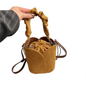 Cross-Border Women's <b>Bag</b> Spring New Design Matte Suede Basket <b>Bag</b> High-End Petal Handheld Crossbody Bucket <b>Bag</b> Tanjing - Product Image 1