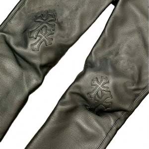 <span class=keywords><strong>Pantaloni</strong></span> in vera pelle di alta qualità Casual da <span class=keywords><strong>uomo</strong></span> di alta qualità in tinta unita decorazione con bottoni <span class=keywords><strong>pantaloni</strong></span> Streetwear per motociclisti - Product Image 6