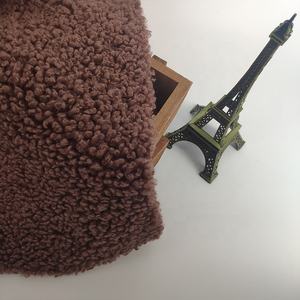 Горячая Распродажа, китайский производитель, высокое качество, 100% полиэстер, кудрявые плюшевые искусственные меховые ткани для одежды, обуви - Product Image 6