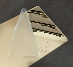 Plaque <span class=keywords><strong>miroir</strong></span> acrylique écologique dorée unidirectionnelle de 1 mm, 2 mm, 3 mm avec film de protection PE, service de découpe <span class=keywords><strong>sur</strong></span> mesure - Product Image 4