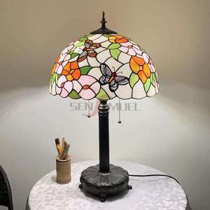Vente en gros sur mesure de verre coloré style <span class=keywords><strong>Tiffany</strong></span> abat-jour en verre <span class=keywords><strong>papillon</strong></span> rose peint à la main <span class=keywords><strong>lampe</strong></span> de table en verre d'art - Product Image 6