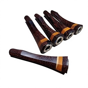 Pipa de Tabaco Hecha a Mano de Madera Natural, Estilo Clásico, Duradera y Ecológica, Diseño Personalizable - Product Image 1
