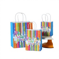 Sacs cadeaux en papier artistique ovales arc-en-ciel à motifs de dessins animés, avec gaufrage, pelliculage mat, doublure en éponge et fermeture magnétique