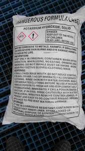 Idrossido di Potassio KOH 90% 48% in Scaglie Bianche a Basso Prezzo - Product Image 4