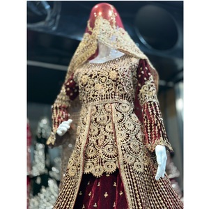 Vestido de novia de lujo con corte en cola, bordado, de alta demanda, con dupatta de diseñador para mujer, disponible para la venta. - Product Image 5