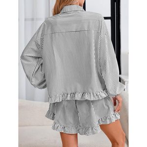 Fisoew Ensemble de détente 2 pièces rayé pour femme, chemise boutonnée à volants et short, pyjama décontracté oversize - Product Image 5