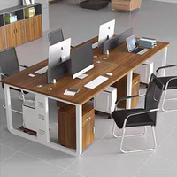 Bureau de poste de travail modulaire classique avec cloisons séparées en noir, blanc et gris avec tiroirs