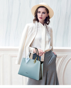 Luxury Design Customized Wholesale Pu Leather Tote <b>Bags</b> Trendy Solid Color Handbags Crossbody <b>Bag</b> for Women - Product Image 3
