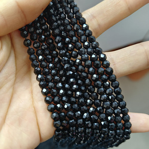 Cadena de Cuentas Sueltas de Ágata Ónix Negra Natural de 4 mm con Corte Facetado para Hacer Joyas, Pulseras y Collares Hechos a Mano - Product Image 3