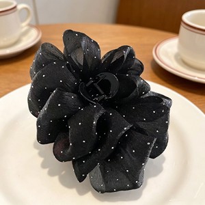 Pince à cheveux double face en maille ciel étoilé pour coiffure de princesse évasioniste avec nœud et pince requin à l'arrière de la tête. - Product Image 4