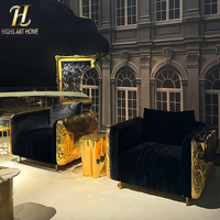 Fauteuil en laiton de style italien moderne et luxueux, revêtement en velours haut de gamme, élégance, pour salons et hôtels