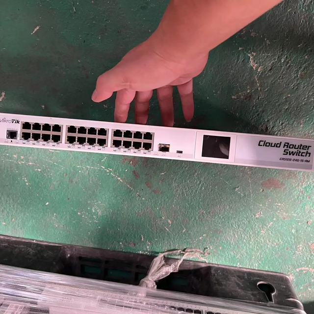 MikroTik CRS125-24G-1S-RM, 24 Port, Cloud Router Switch