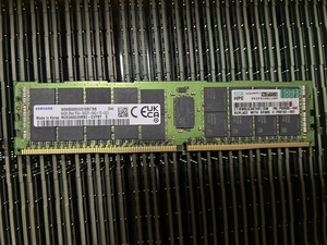 Orijinal M393A8G40AB2-CVF <span class=keywords><strong>64GB</strong></span> 2Rx4 PC4 2933Y <span class=keywords><strong>DDR4</strong></span> ECC REG RDIMM bellek sunucu M393A8G40AB2-CVF için - Product Image 4