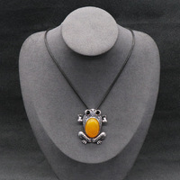 Broche Pendentif Grenouille Naturelle Incrustée de Pierres Précieuses, Épingle, Collier, Fabrication de Bijoux, Marque OEM, Modèle 1198, Vente en Gros
