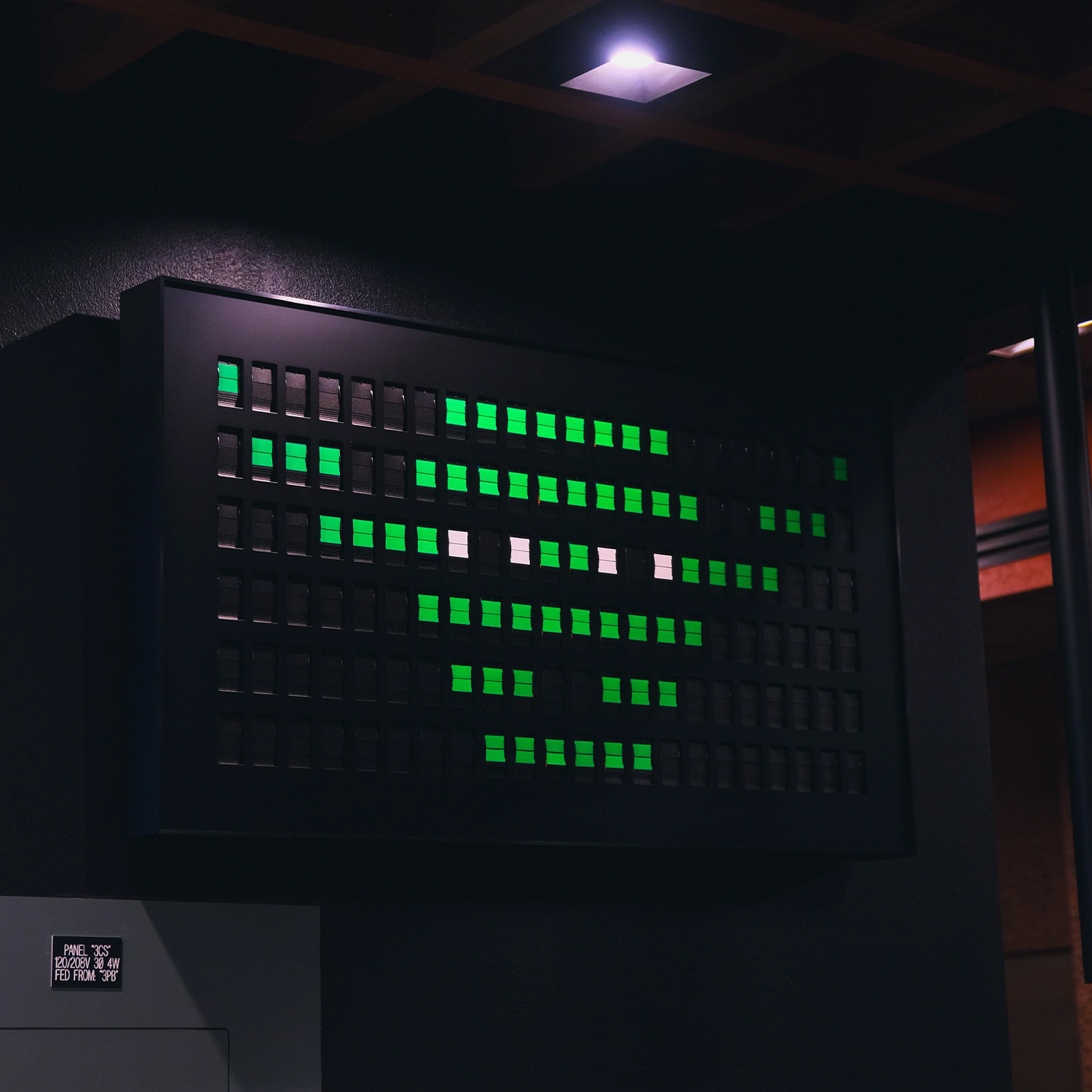 messaging display flip vestaboard