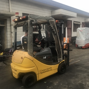รถยกดีเซล Komatsu14 1.5 ตัน 3 ตัน มือสอง ใช้ในคลังสินค้า ชิ้นส่วนหลักจากจีน - Product Image 5