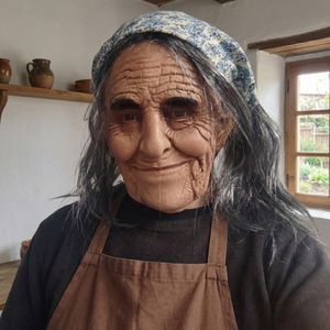 <span class=keywords><strong>Masque</strong></span> de femme âgée en <span class=keywords><strong>latex</strong></span> aux <span class=keywords><strong>cheveux</strong></span> argentés <span class=keywords><strong>avec</strong></span> foulard - Visage <span class=keywords><strong>réaliste</strong></span> ridé, lèvres étroites, nez large, yeux doux - Fête d'Halloween - Product Image 1