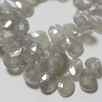 Perles de pierre de lune blanche facettée en forme de poire, 7-8 mm, certifiées par un tiers pour la fabrication de bijoux