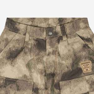 Pantalones cargo ligeros de poliéster estilo streetwear con logo de cuero grabado y etiqueta de cuero roja en la cintura trasera, corte cargo. - Product Image 6