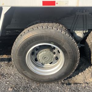 Camión Sinotruk 6x4 de 371-375 HP, 20-25-30-35-40-50 Toneladas, Precio de Camión Volquete Howo de 40t con 10 Neumáticos, Bajo Precio, 12 Ruedas, 8x4, Volquete de Servicio Pesado - Product Image 5