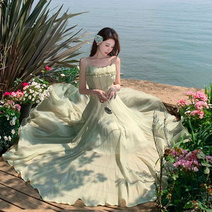 Robe de plage maxi verte à col carré, plissée, couleur unie, taille naturelle, cache-maillot - Product Image 1