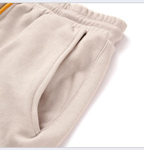 Pantalones cortos de contratista con bolsillos XL-Material de sarga pesado, construido para soportar las demandas del lugar de trabajo mientras se mantiene - Product Image 6