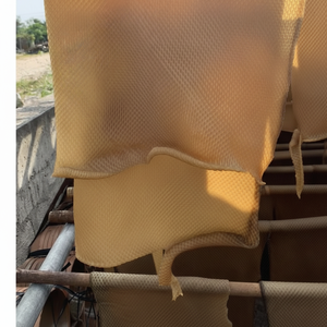 Hojas ahumadas acanaladas de 2 grados RSS de alta calidad del proveedor de Vietnam que cumplen con el producto de goma estándar vietnamita - Product Image 1