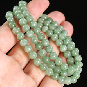 สร้อยข้อมือควอตซ์ไซต์เลียนแบบหยกเชลาโดนี 6 มม. สามเส้น สไตล์เรียบง่าย สดใส เครื่องประดับคริสตัลเชลาโดนีสำหรับผู้หญิง - Product Image 3