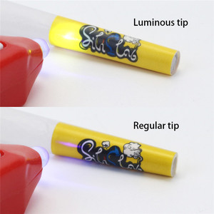 Papel de fumar personalizado con puntas que brillan en la oscuridad para fumar en una tabacaria. - Product Image 5