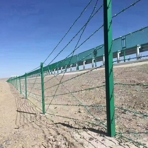 โรงงานผลิต<span class=keywords><strong>ลวดหนาม</strong></span>ชุบสังกะสีแบบจุ่มร้อน รั้ว<span class=keywords><strong>ลวดหนาม</strong></span>ม้วน รั้วฟาร์ม รั้วรักษาความปลอดภัย - Product Image 5