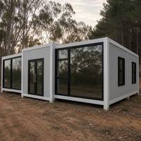 Maison conteneur extensible de 40 pieds, cabine préfabriquée avec 3 chambres pour usage domestique, construite à partir de panneaux sandwich durables