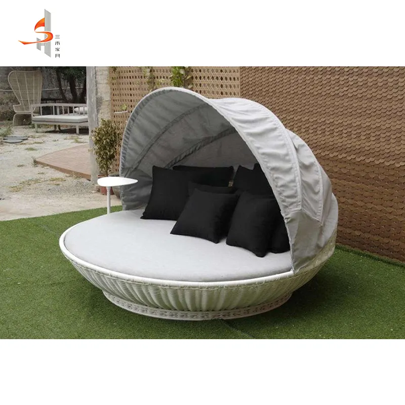 Modern Design Luxury Outdoor Furniture Rattan Sectional Sofa Bed Garden Furniture PE Rattan Chaise Lounge Large Round Daybed
