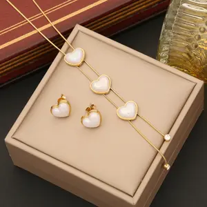 Conjunto de 3 piezas de acero inoxidable chapado en oro de 18k para mujer, collar, pendientes, pulsera, perlas, conjunto de joyería en forma de corazón, novedad