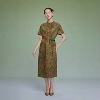 Robe midi en soie Gambiered à col montant et taille ajustée, 100 % soie de mûrier, manches courtes, coupe trapèze, vente en gros du fabricant