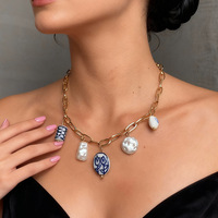 Collier en chaîne avec pendentif en forme de cœur en imitation perle céramique, design unique, accessoire de style luxe léger